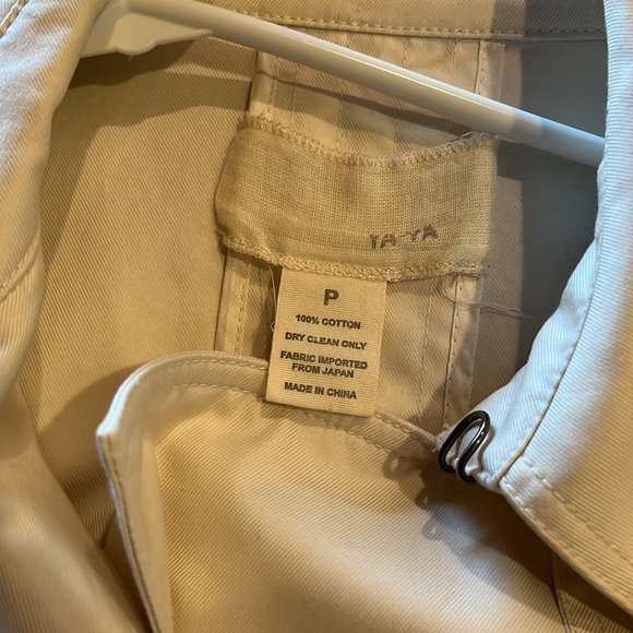 Fabulous Oat colored Ya-Ya Trench Coat size Petite - Picture 4 of 10